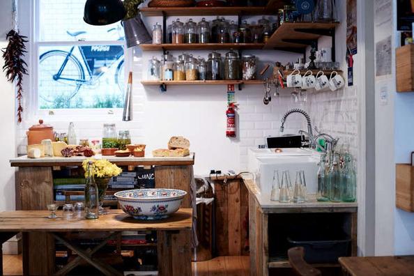 https://www.remodelista.com/ezoimgfmt/media.remodelista.com/wp-content/uploads/2015/03/fields/PipsDish-Covent-Garden-London-Jonathan-Gooch-Remodelista-03.jpg?ezimgfmt=rs:595x396/rscb4