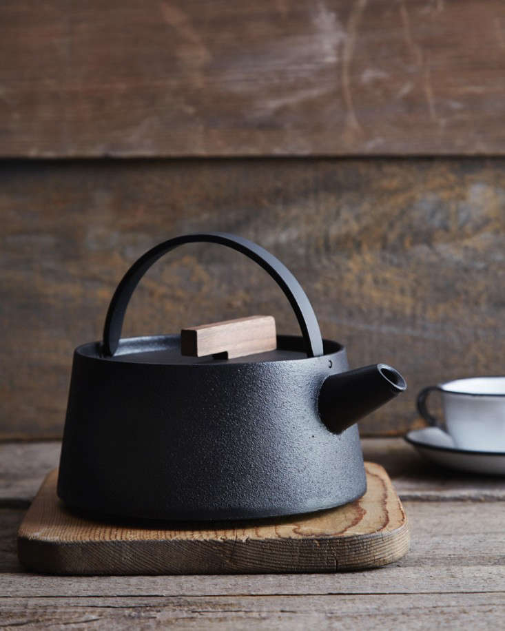 Lodge cast outlet iron tea kettle