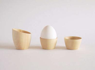 https://www.remodelista.com/ezoimgfmt/media.remodelista.com/wp-content/uploads/2016/03/egg-detail-1_1024x1024.jpg?ezimgfmt=rs:392x290/rscb4