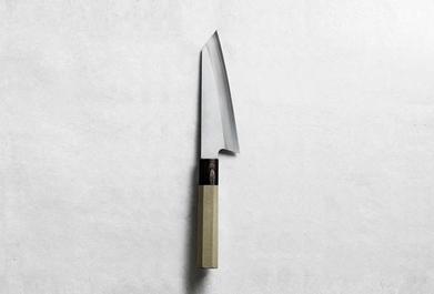 https://www.remodelista.com/ezoimgfmt/media.remodelista.com/wp-content/uploads/2017/01/misuzu-santoku-knife-japanese-chef-knife.jpg?ezimgfmt=rs:392x265/rscb4