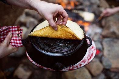10 Easy Pieces: Open Fire Cook Stoves - Gardenista  Fire pit cooking, Open  fire cooking, Dutch oven cooking