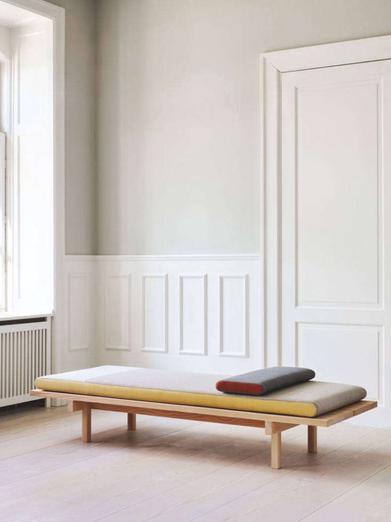 High/Low: A Trio of Scandinavian-Style Modern Daybeds - Remodelista