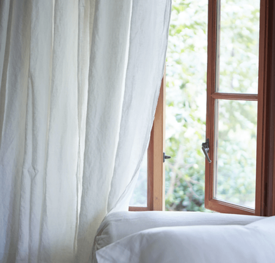 10 Easy Pieces: Simple White Linen Curtains - Remodelista