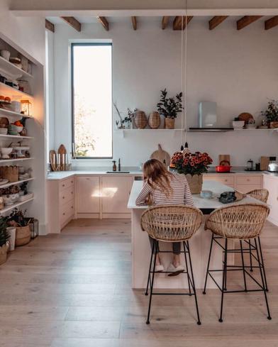 Boho scandi small kitchen w/ pink  Aesthetic kitchen, Home decor kitchen,  Kitchen decor