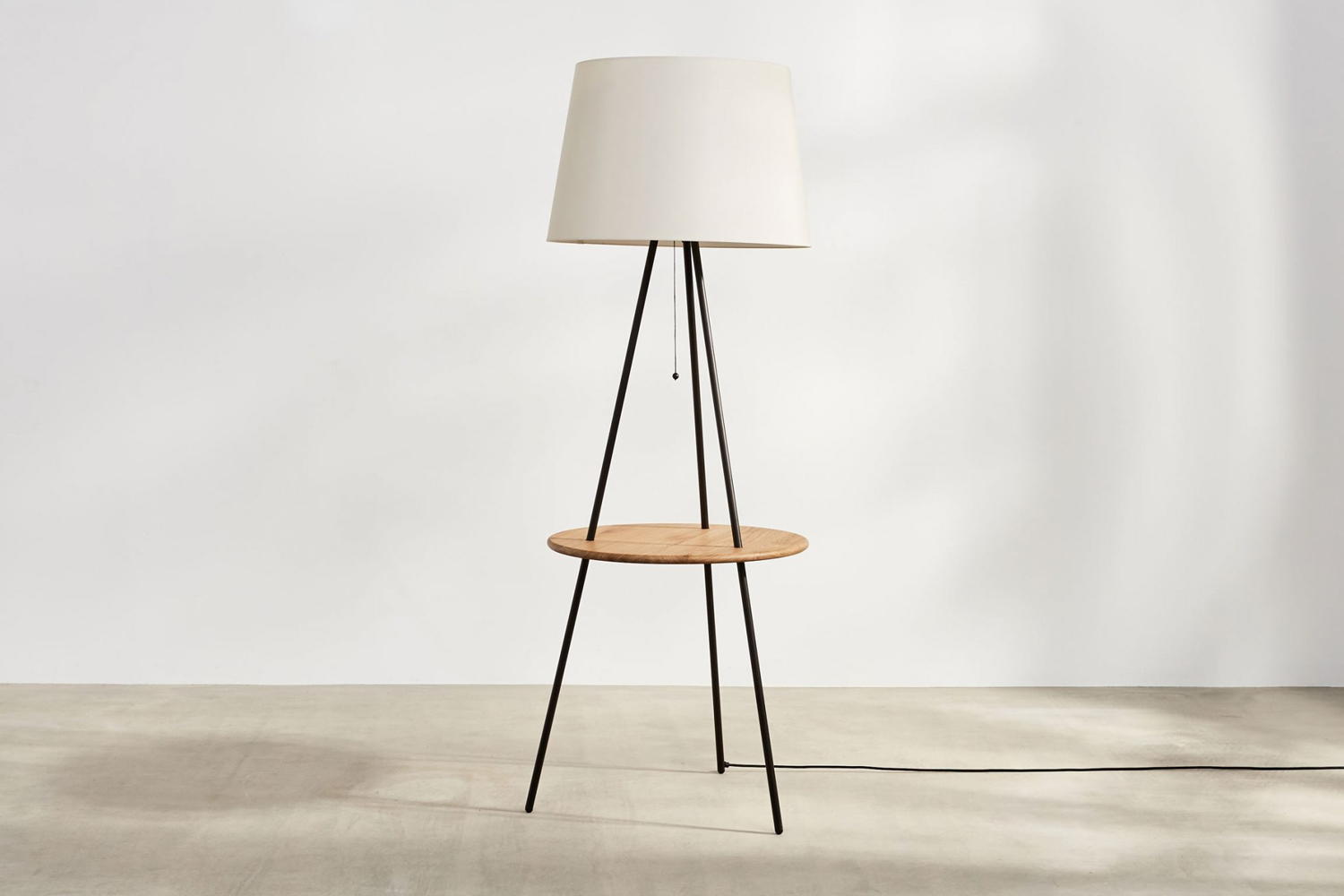 Table top hot sale tripod lamp