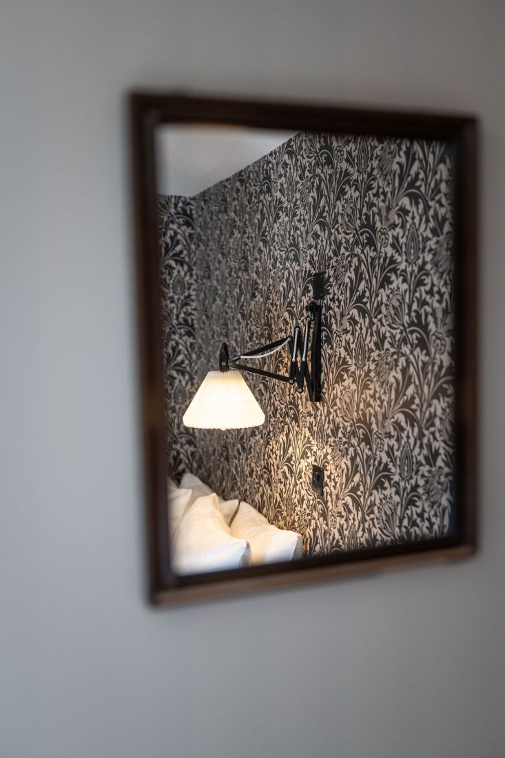 Accordion on sale wall lamp