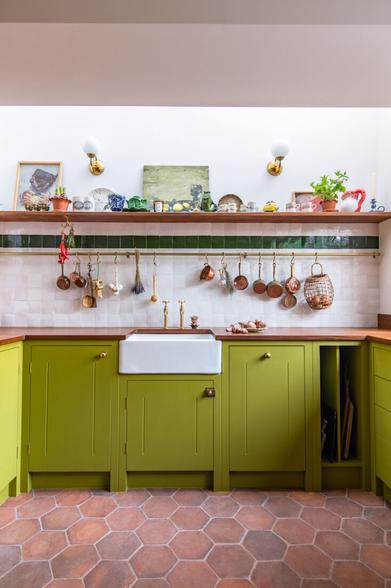 https://www.remodelista.com/ezoimgfmt/media.remodelista.com/wp-content/uploads/2023/01/charlotte-simpson-kitchen-sink-portrait-1-733x1100.jpg?ezimgfmt=rs:392x588/rscb4