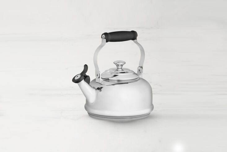 le creuset classic stainless steel tea kettle from williams sonoma 20