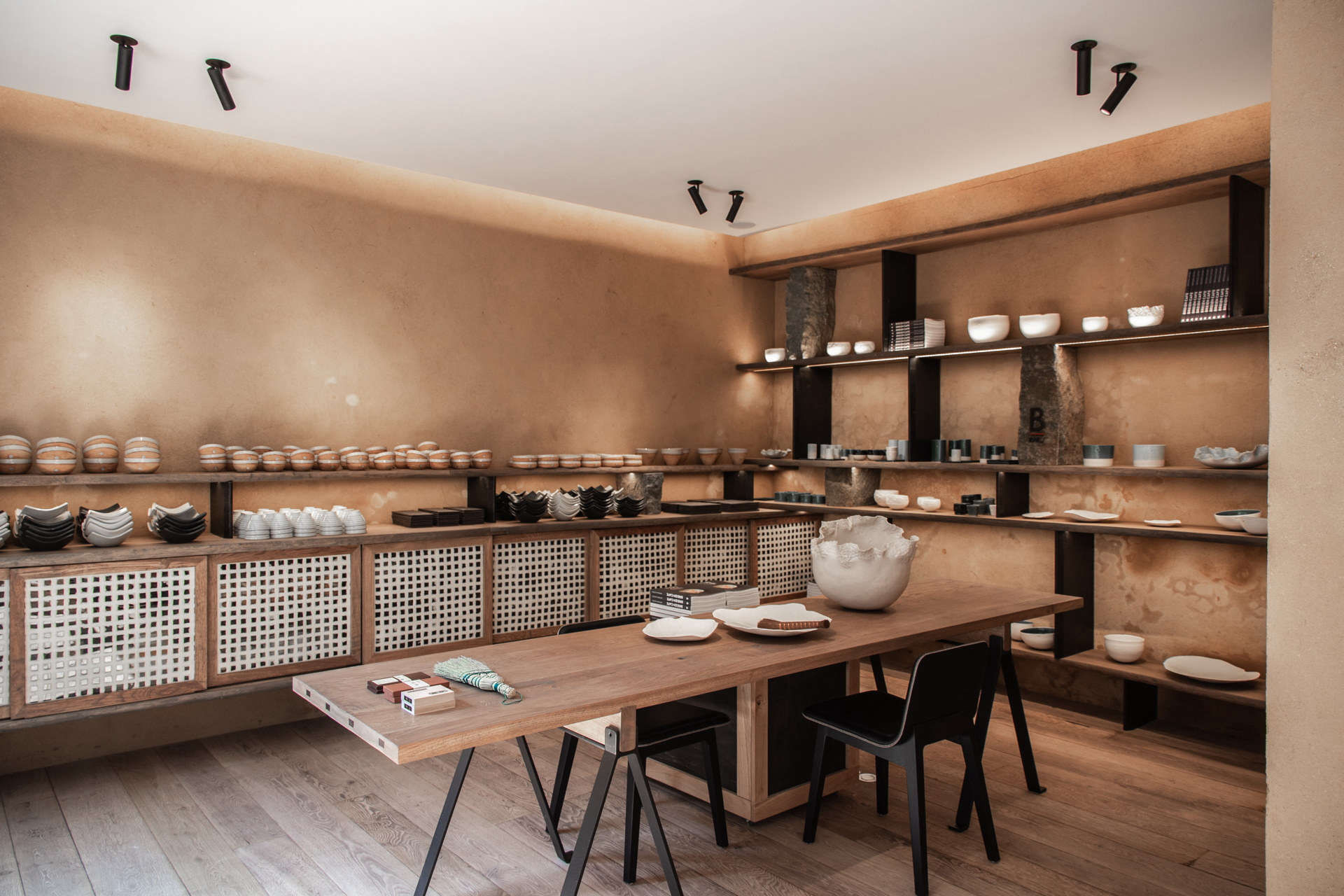 Japonesque by Way of France: B-Raku Ceramics in Brittany - Remodelista