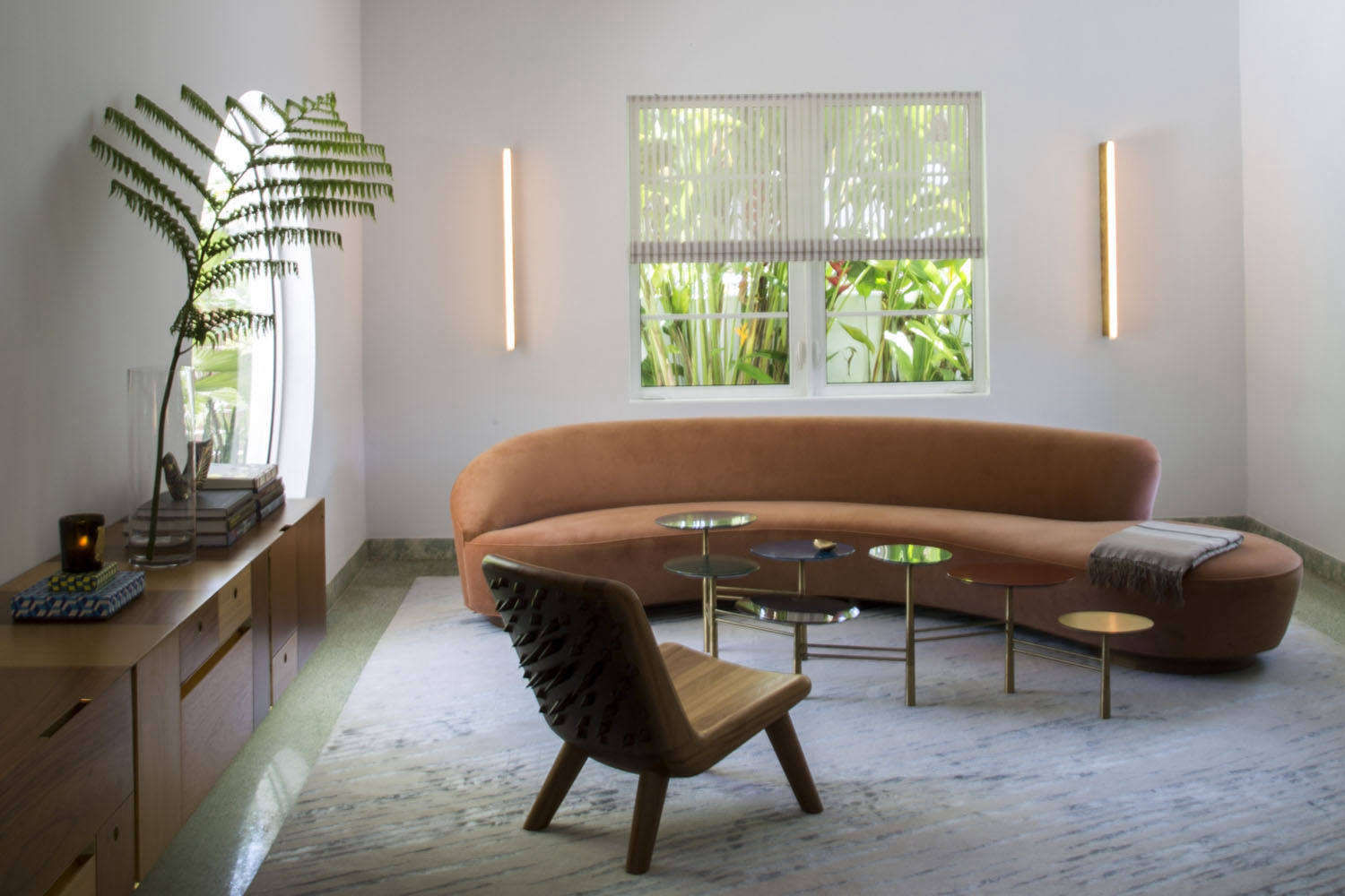 10 Easy Pieces: Curved Sofas - Remodelista