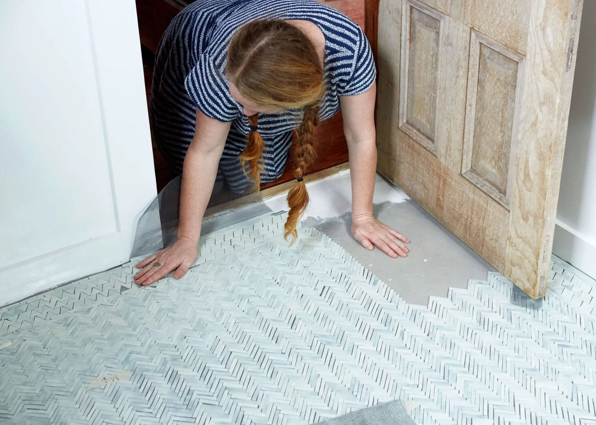 Bathroom of the Week: An Artist-Made Mosaic Tile Floor, Start to Finish - Remodelista