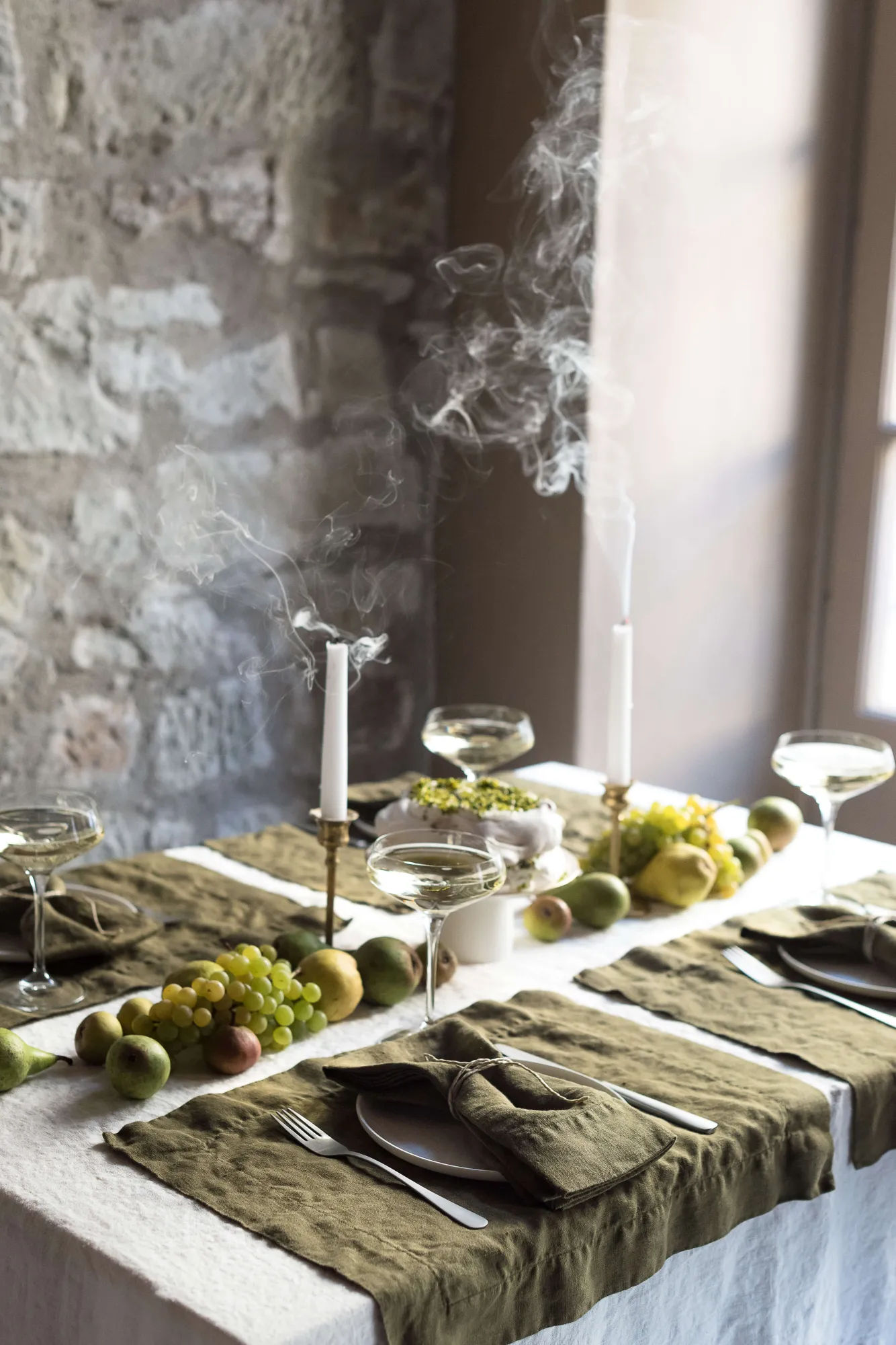 The Last-Minute Host: 10 Tips for Setting the Holiday Table, from Tricia Rose - Remodelista