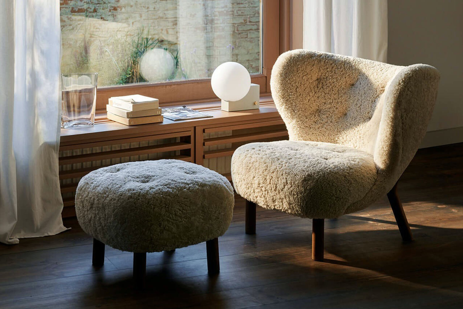 10 Easy Pieces: Sheepskin Lounge Chairs - Remodelista