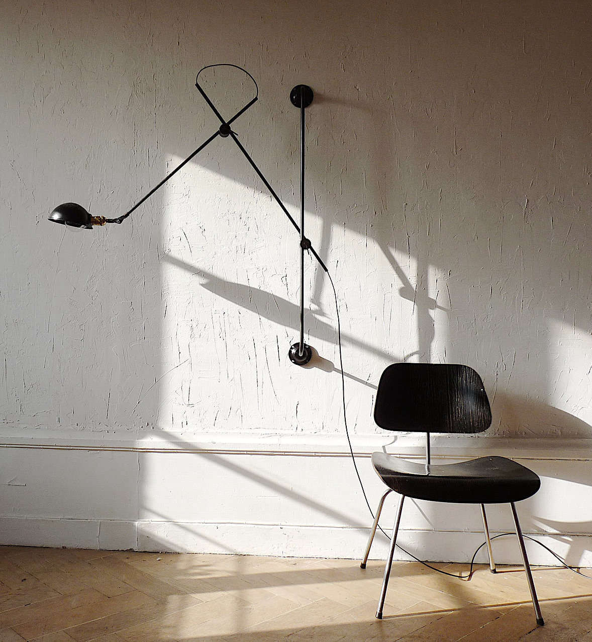 High/Low: The Industrial-Style Articulated Wall Light, French vs. Urban Outfitters Edition - Remodelista