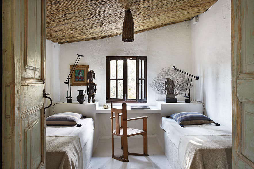 An Airy Spanish Guest House on the Mediterranean Coast