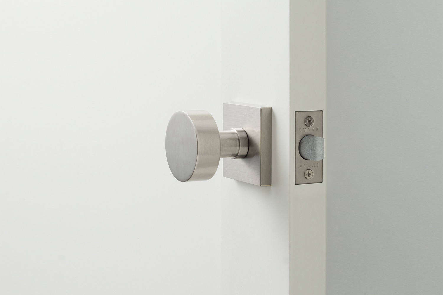 10 Easy Pieces: Simple Doorknobs - Remodelista