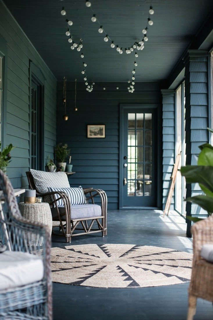 TrendingonGardenista:FrontPorchLiving-Remodelista