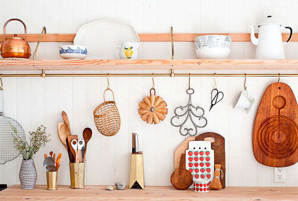 TrendAlert:13KitchenswithUtensilRails-Remodelista