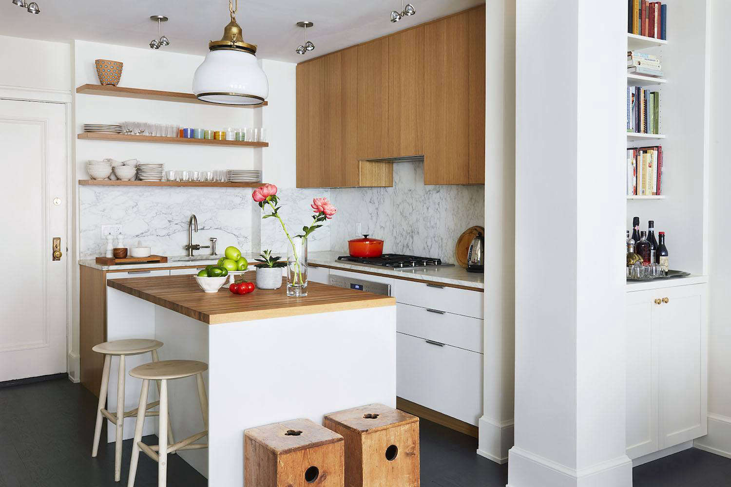 KitchenoftheWeek:TheUpperEastSideKitchenofa"Girls"Director-Remodelista