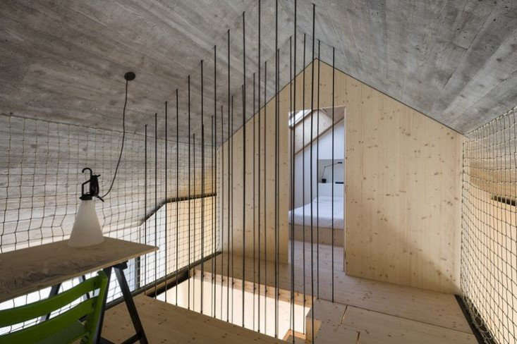 Netscapes:9StairwellswithNauticalEnclosuresandRails-Remodelista