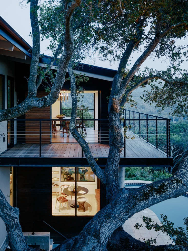 California Idyll: A Pitched-Roof Midcentury Revival with Dramatic Valley Views - Remodelista