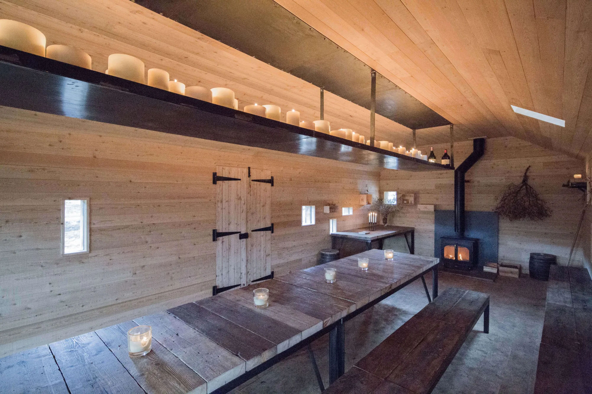 DinnerontheMoors:ARustic,Off-the-GridCottageintheScottishHighlands-Remodelista