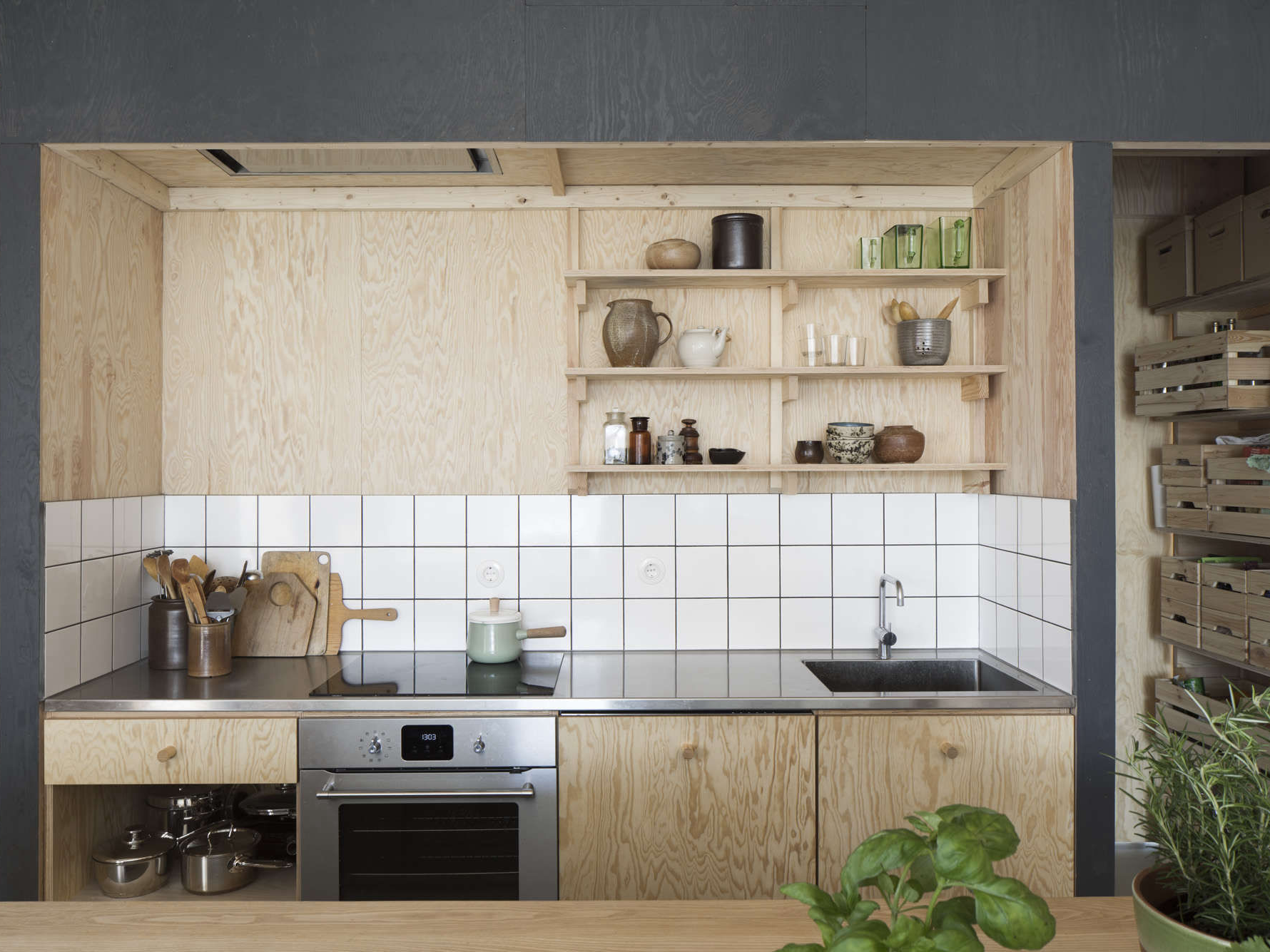 Smart Ideas for Maximizing — and Personalizing — a Small Kitchen