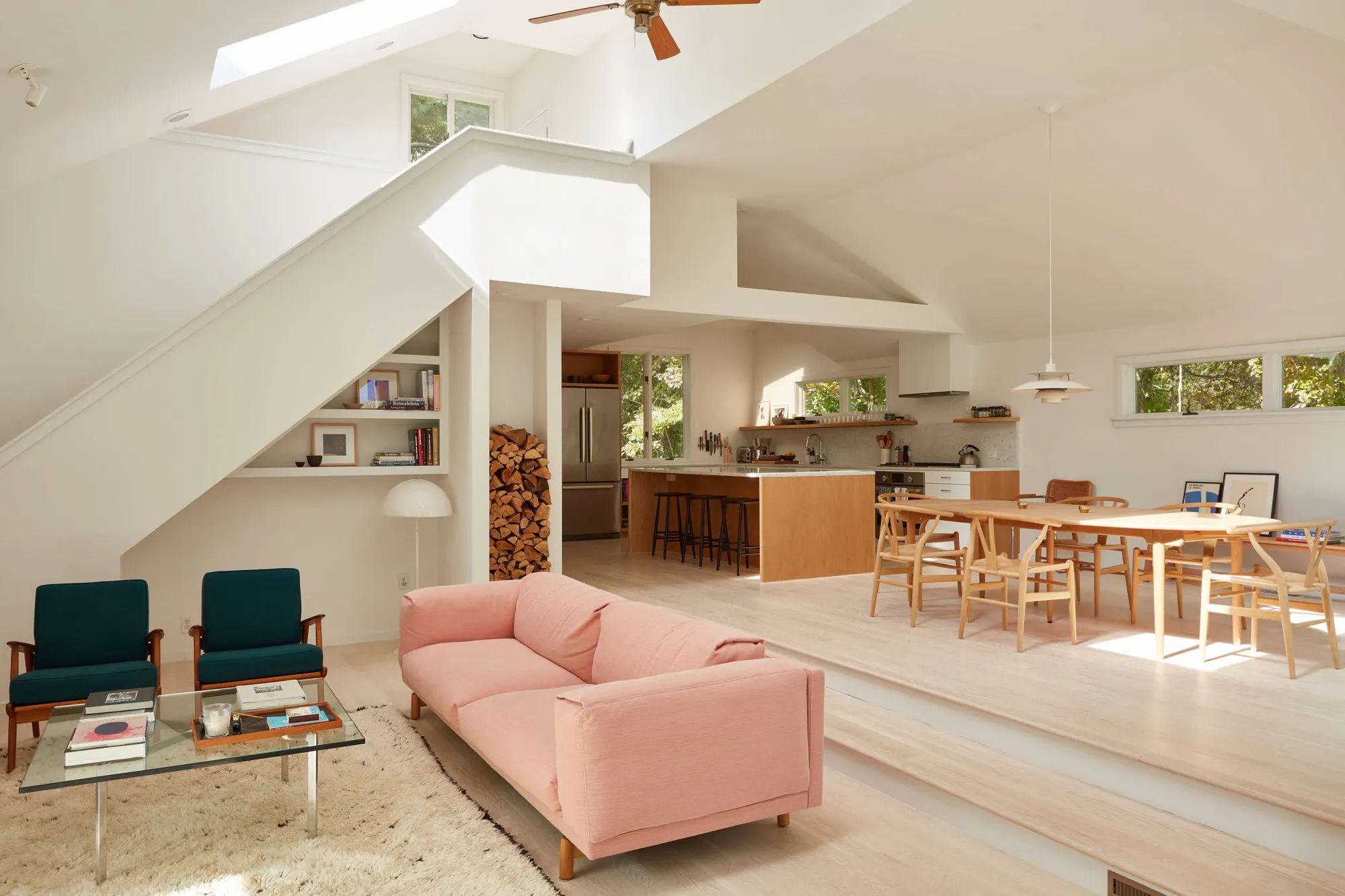 StealThisLook:PastelBrightLivingRoomonShelterIsland-Remodelista