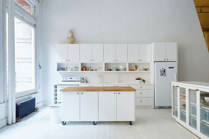 AModernOfficeonaStartupBudget:BradShermanforSakaraLife-Remodelista