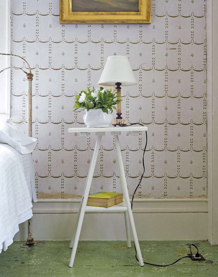 Domestic Science: How to Remove Water Stains from Wallpaper