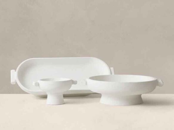 https://www.remodelista.com/wp-content/uploads/2023/11/br-home-bowls-733x733-1-584x438.jpg?ezimgfmt=rs:392x294/rscb4