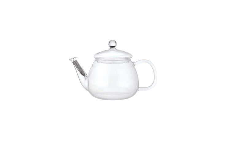 https://www.remodelista.com/wp-content/uploads/2023/11/iwaki-heat-resistant-glass-teapot-733x489.jpg?ezimgfmt=rs:392x262/rscb4