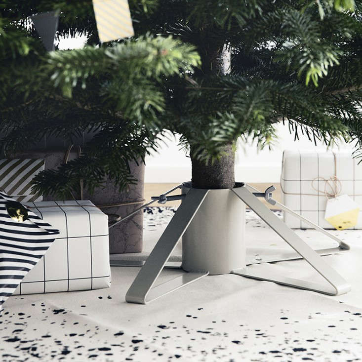 6BestChristmasTreeStandsof2014-Remodelista