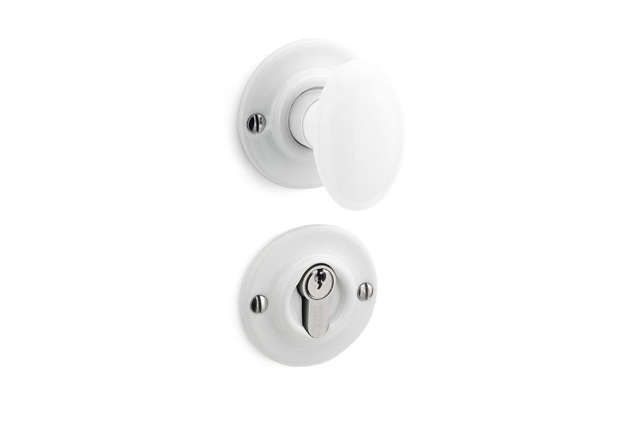 10EasyPieces:WhitePorcelainDoorknobs-Remodelista