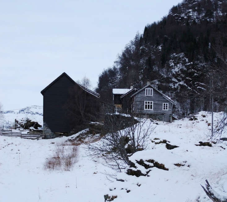 AMountainHomeinNorway,ChristmasDecorIncluded-Remodelista