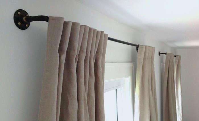 DIY:HowtoMakeACopperPipeCurtainRodfor$35-Remodelista