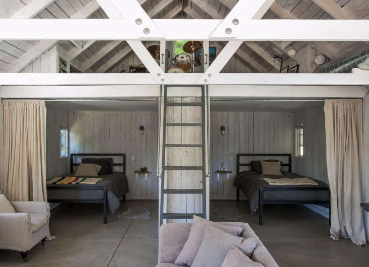 BackyardBunkhouse,HollywoodRoyalFamilyEdition-Remodelista