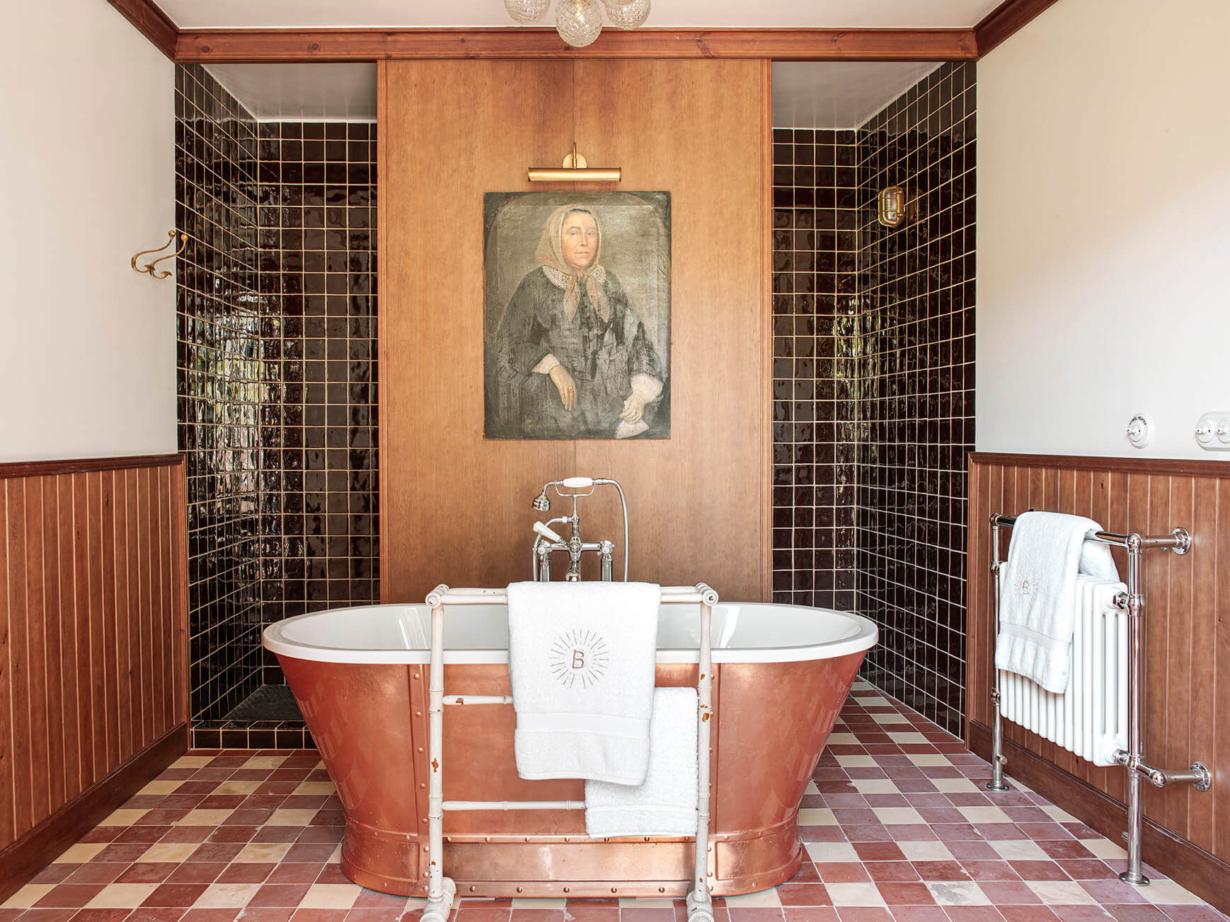 characterful-vintage-inspired-ensuite-bathroom-hotel-spain-quintana-partners-steal-this-look