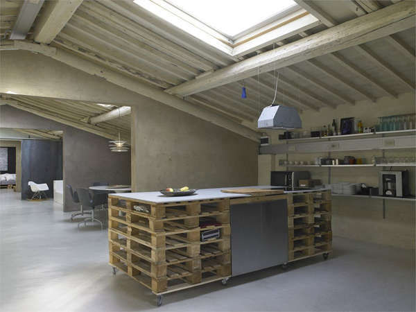 DesignRenaissance:APalletLoftinFlorence-Remodelista