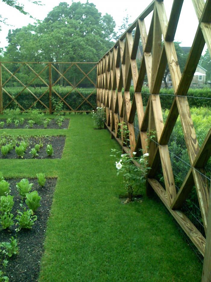 TheLandscapeDesignerIsIn:ElegantDeerFencing,HamptonsEdition-Gardenista