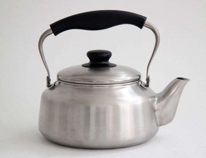 High/Low:JapaneseTeaKettle-Remodelista