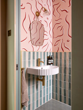 guest wc striped tiles design 17