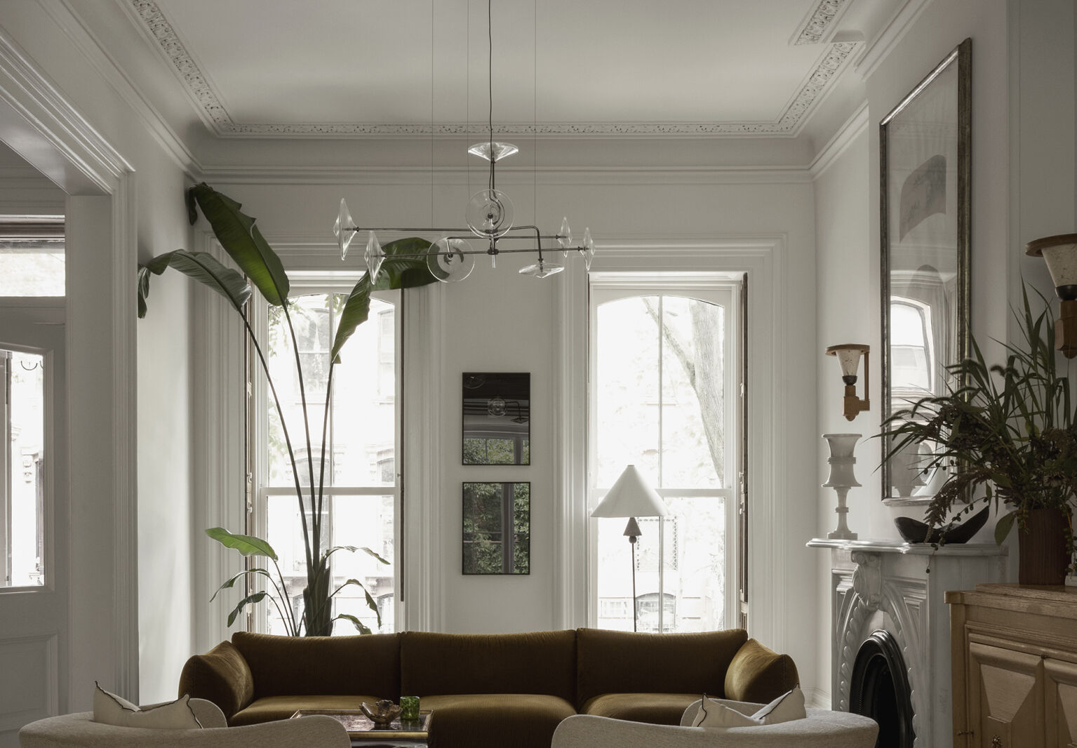 Adrienne Totoro’s Brooklyn Brownstone Artfully Updated by Bangia Agostinho