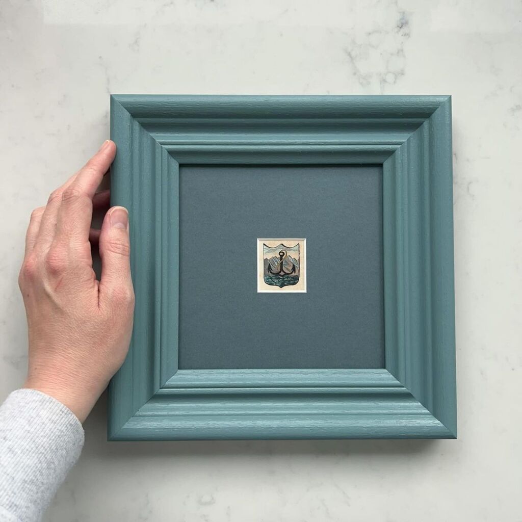 DIY Inspiration: A Monochromatic Freshen-Up for Old Frames - Remodelista