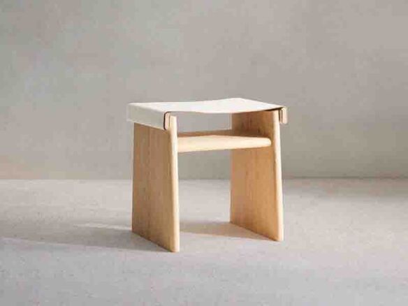 Stool 02 portrait 3 8