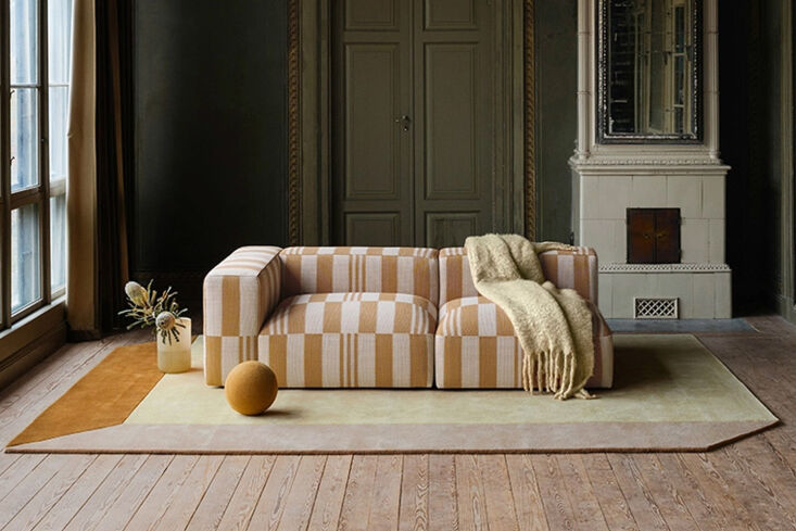 the layered rosso 3 seat sofa is available in the eu in a checkerboard fabric,  17