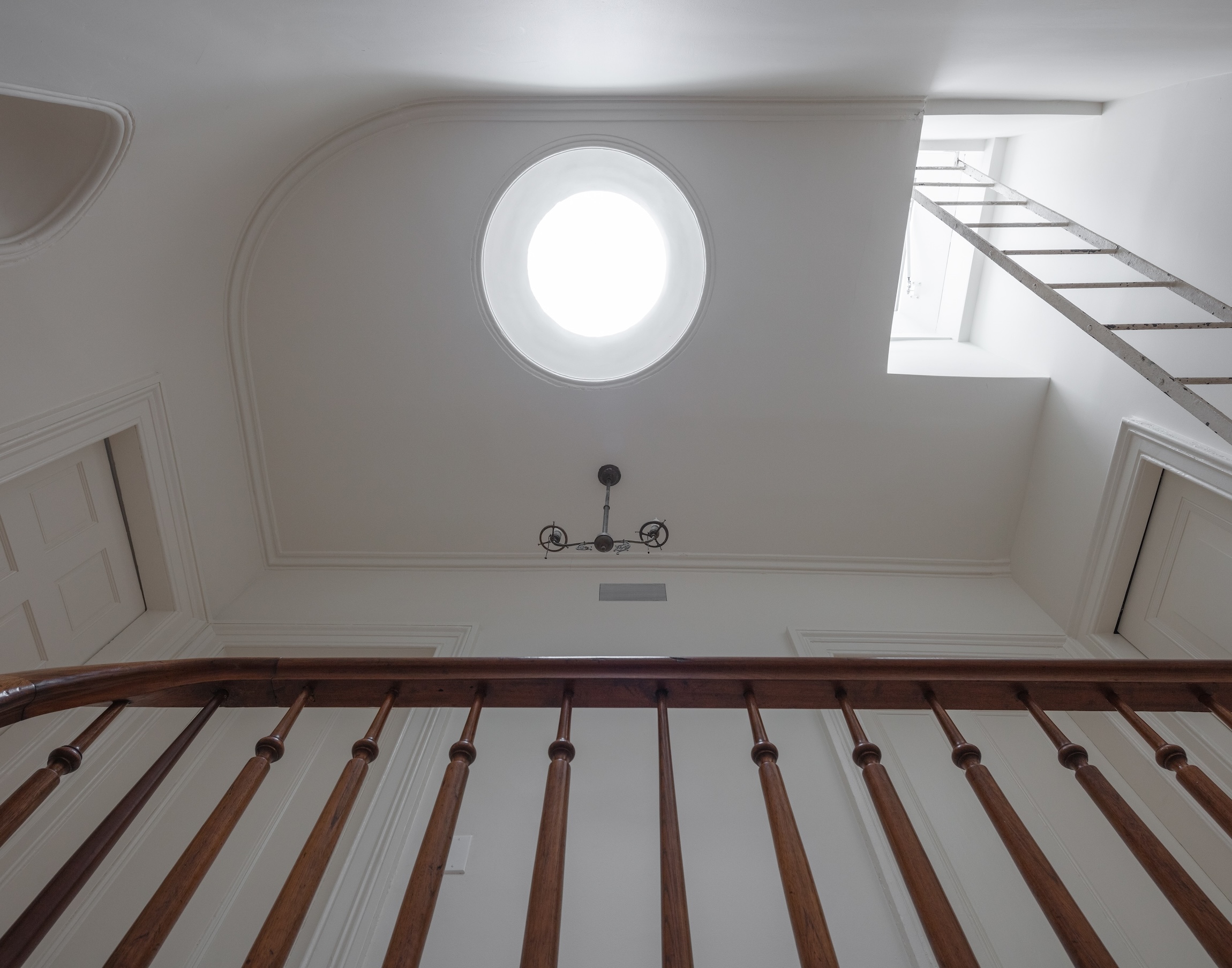 upstairs, new high performance skylights and a hatch by lamilux extend the natu 25