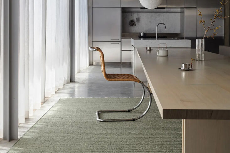 the armadillo cable rug in jade is woven in a soumak style in italian and argen 20