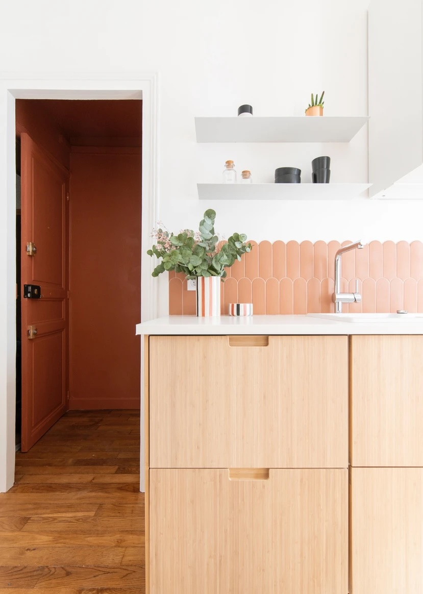 the frosting on a compact ikea kitchen by rising paris interior designer bé 23