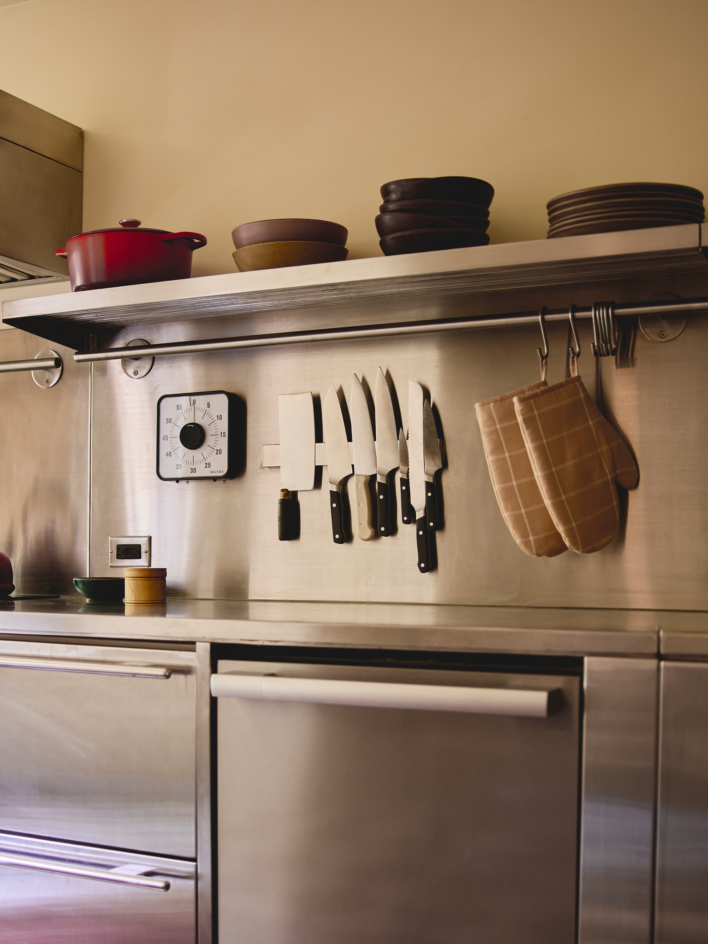 the commercial grade appliances (including fridge drawers), backsplash, and she 19